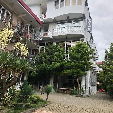 Twins Guest House By Black Sea Кобулеті Екстер'єр фото