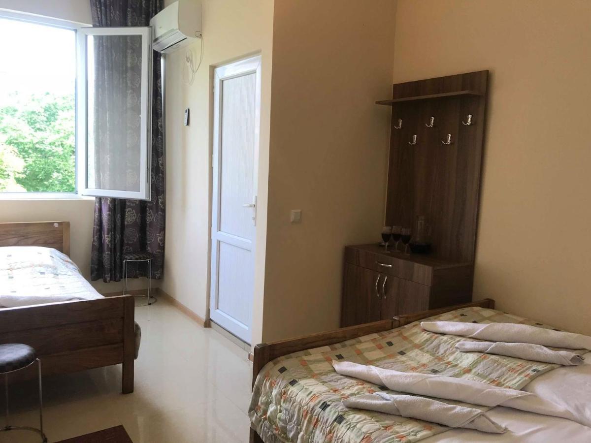 Twins Guest House By Black Sea Кобулеті Екстер'єр фото