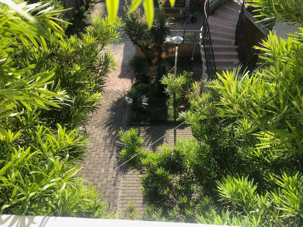 Twins Guest House By Black Sea Кобулеті Екстер'єр фото
