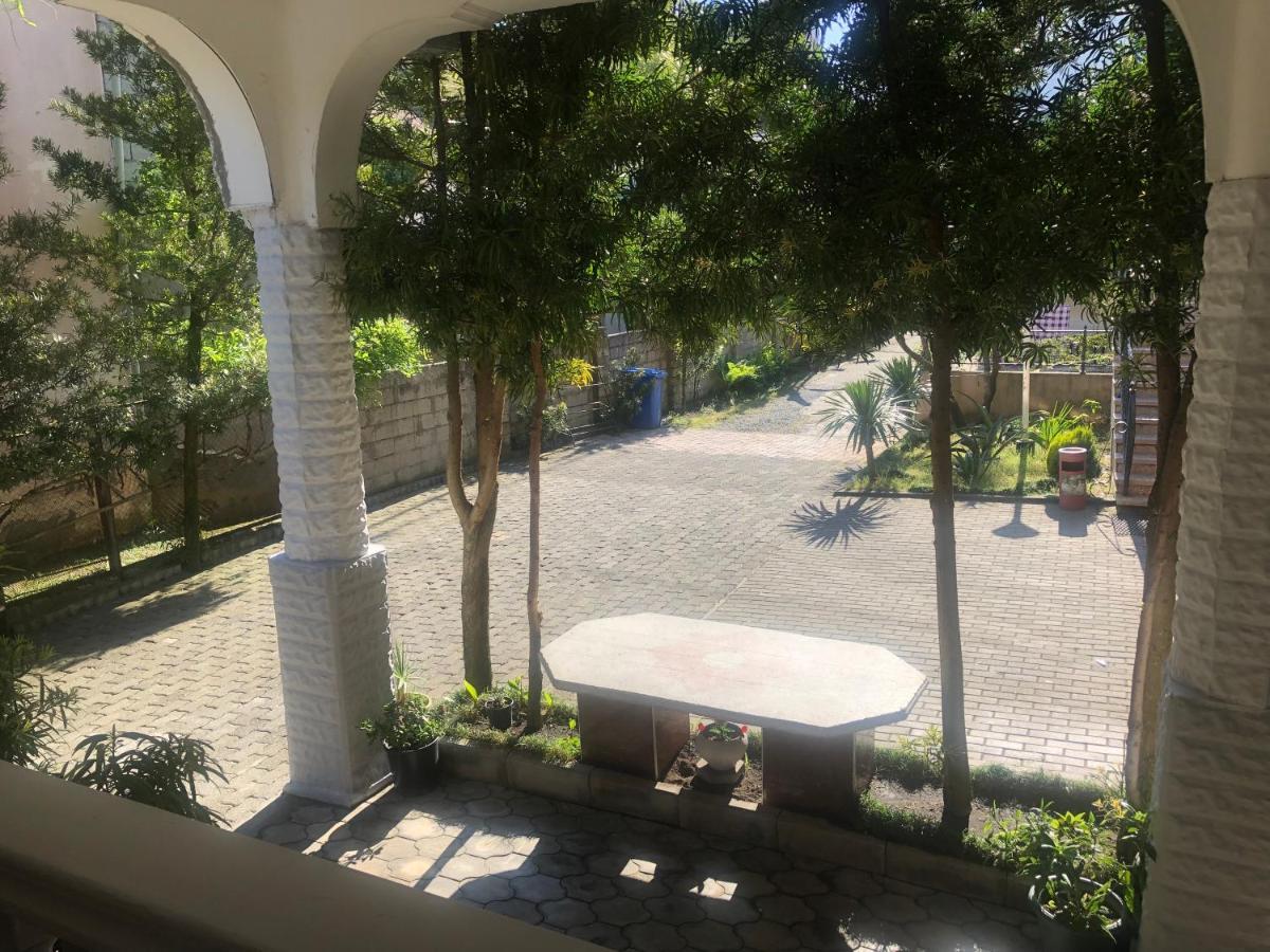 Twins Guest House By Black Sea Кобулеті Екстер'єр фото