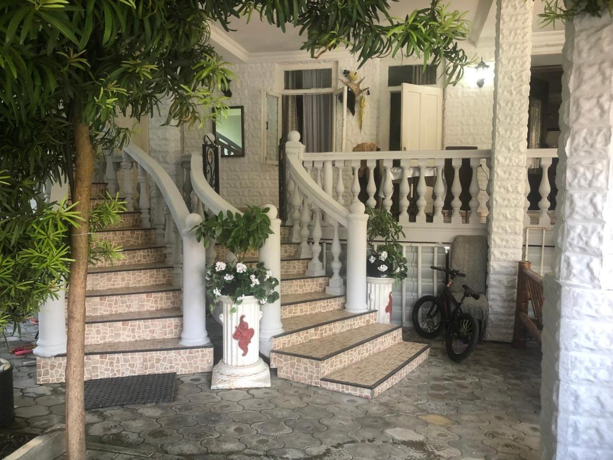 Twins Guest House By Black Sea Кобулеті Екстер'єр фото