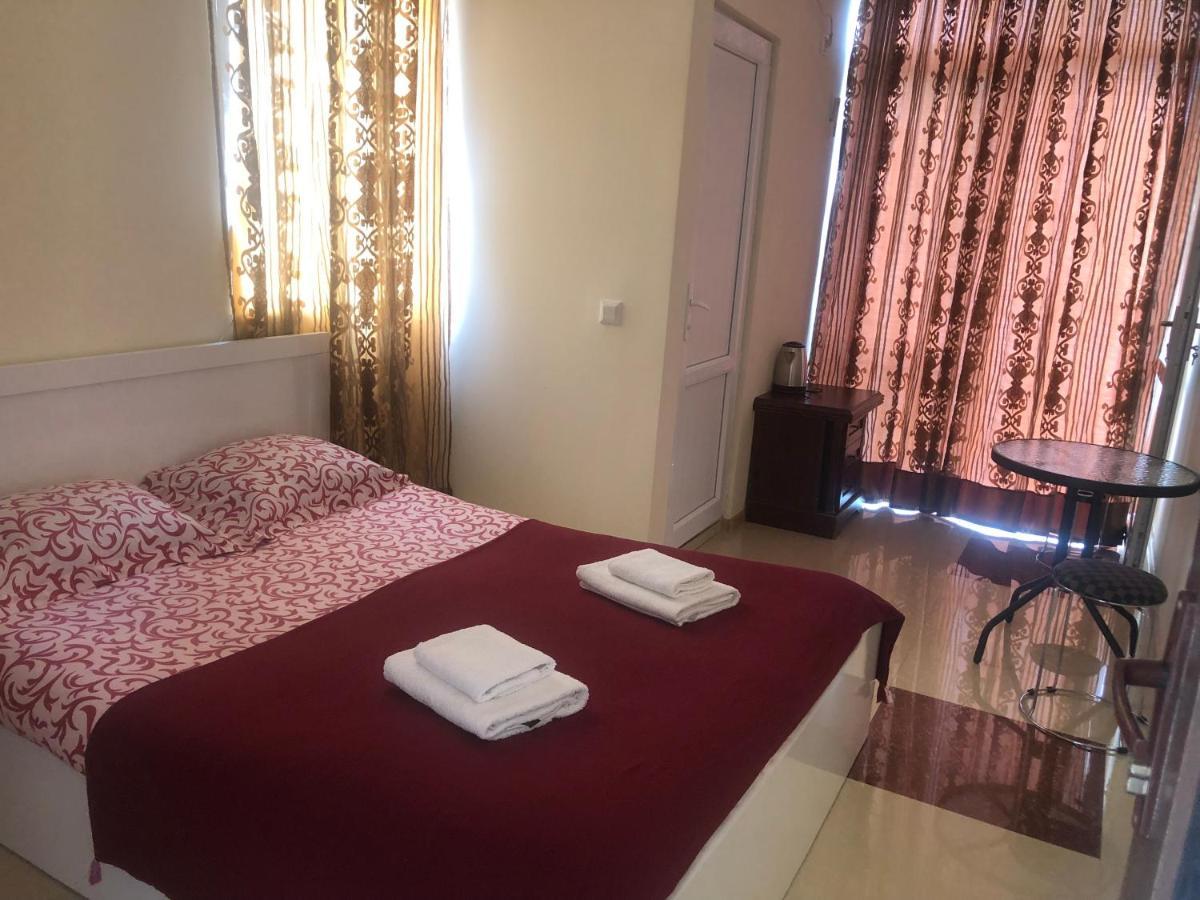 Twins Guest House By Black Sea Кобулеті Екстер'єр фото